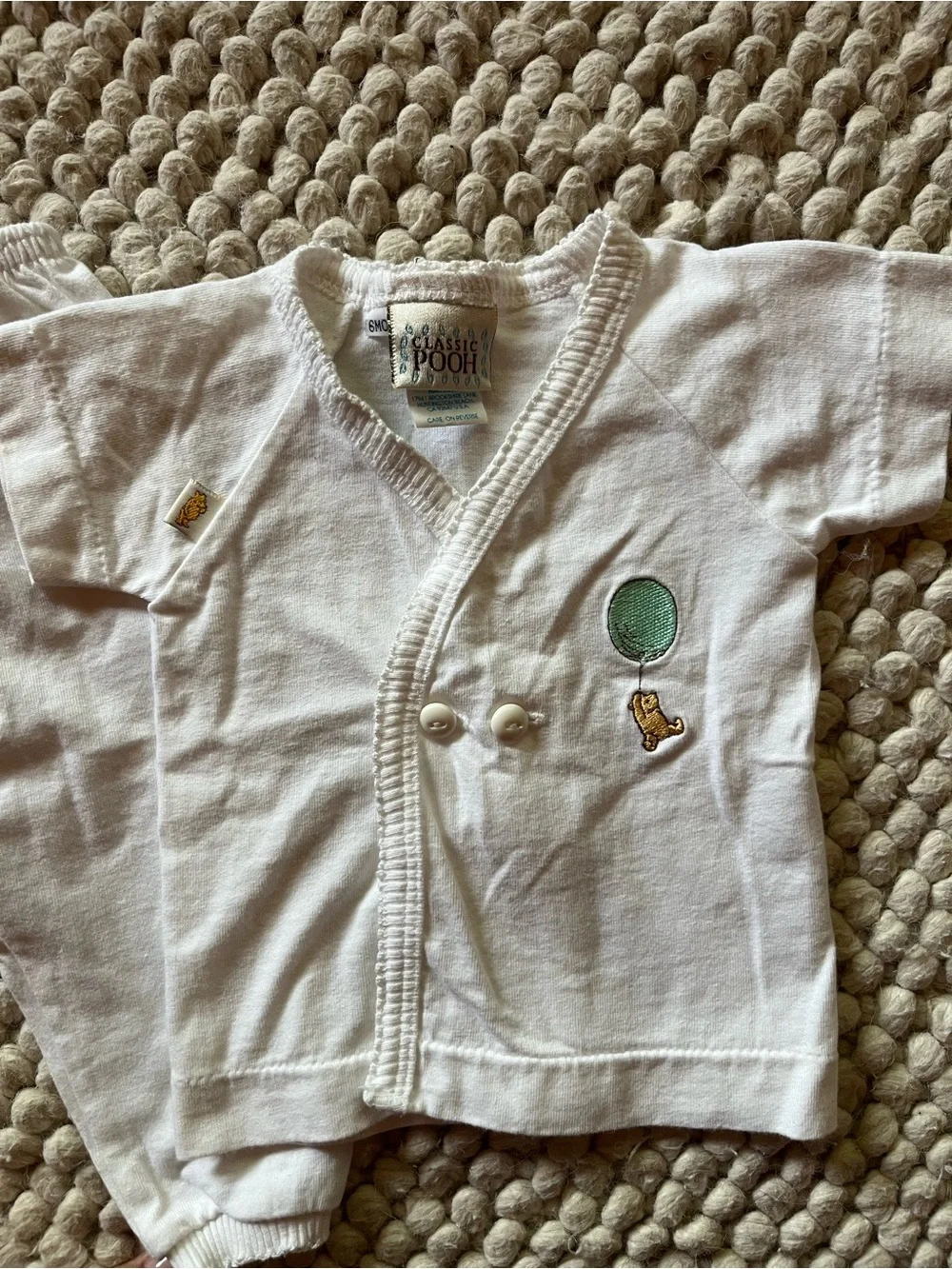 VINTAGE Disney Pooh White Baby Kimono Set with Balloon Patch